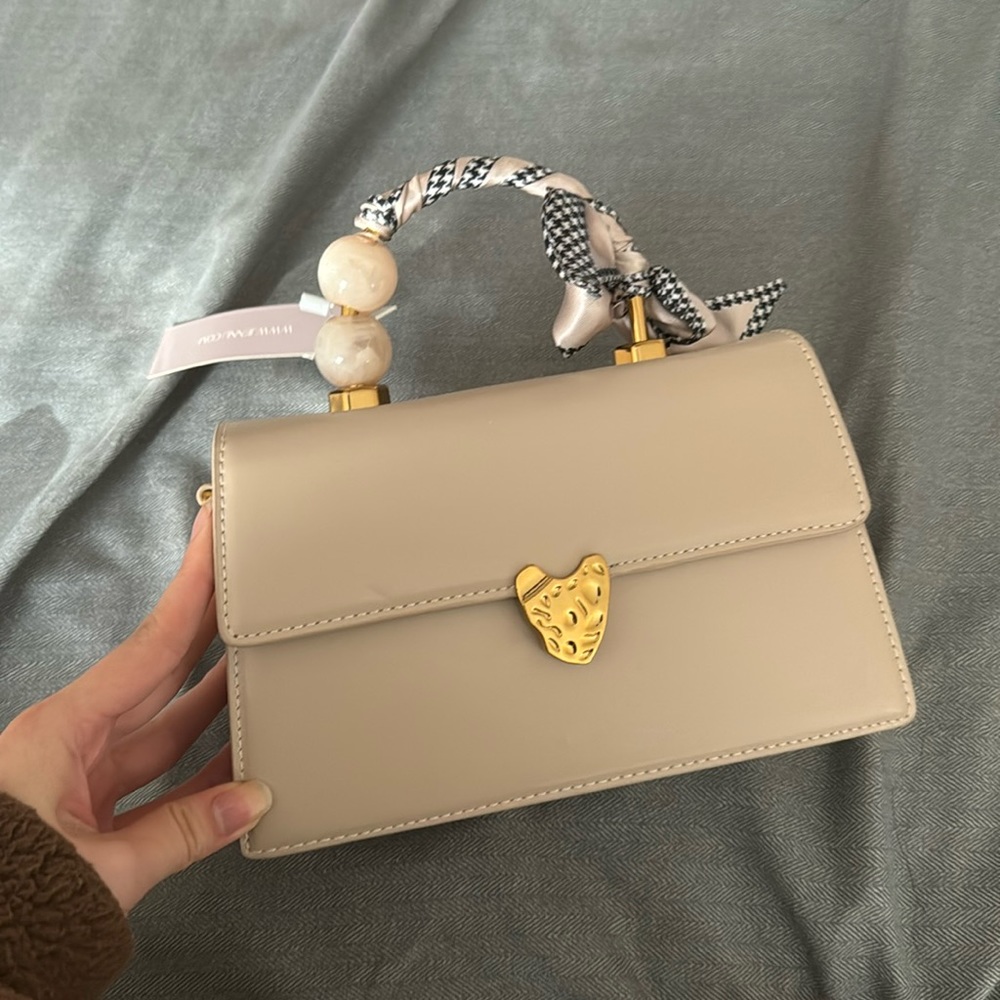 Jen co crossbody beige bag
